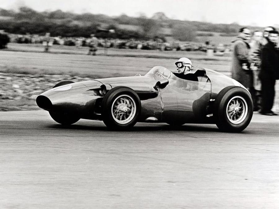  Aston Martin DBR4 1959 года  (фото 4 из 22)